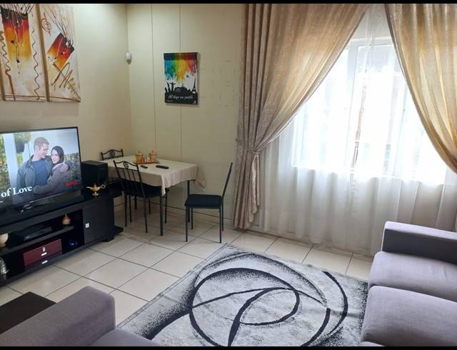 2 BEDROOM APARTMENT RENTED IN ESSENWOOD